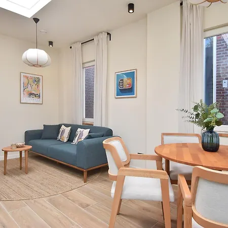 Curated Near Scheveningen * L'Aia