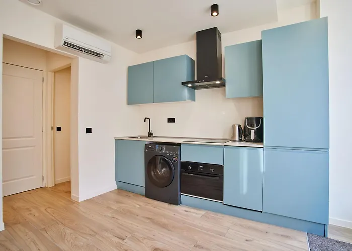 Curated Near Scheveningen * L'Aia