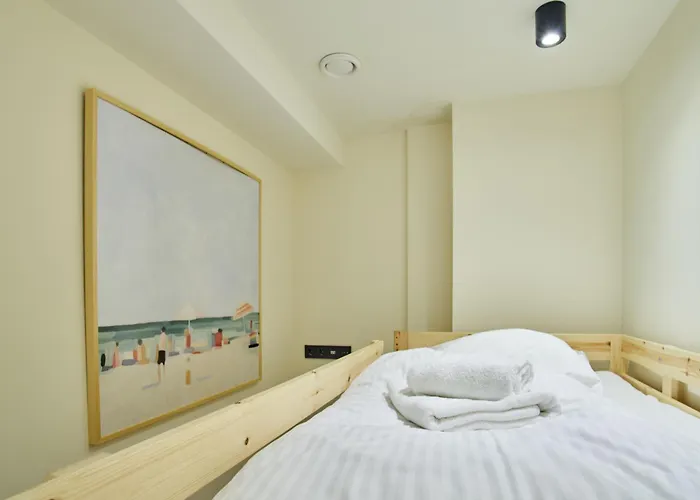 Curated Near Scheveningen La Haya