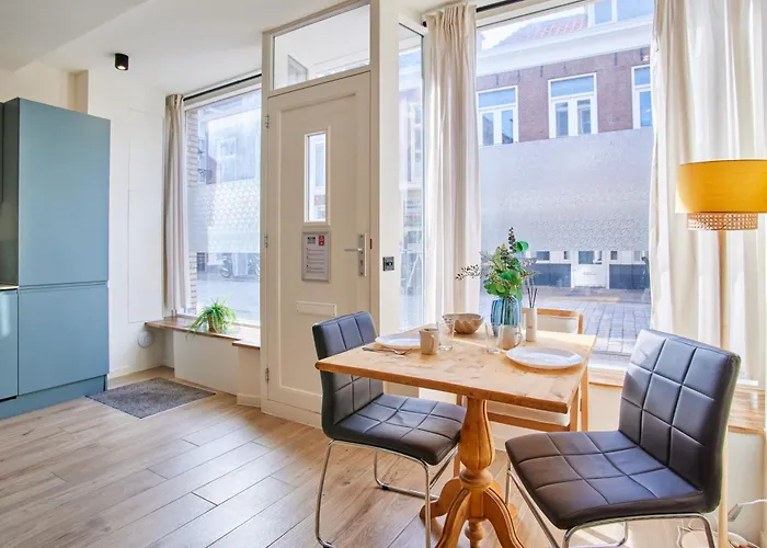 Curated Near Scheveningen Апартаменты *